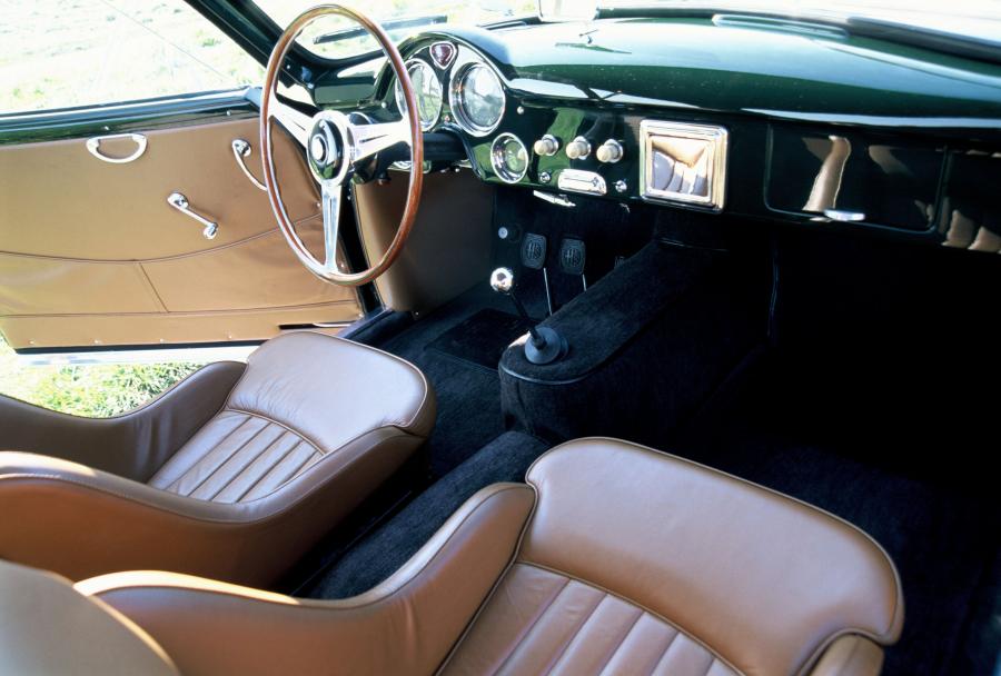 Интерьер Alfa Romeo 1900 Sprint (1484) 1951 года  (фото 3 из 11)